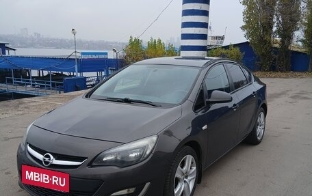 Opel Astra J, 2013 год, 635 000 рублей, 2 фотография