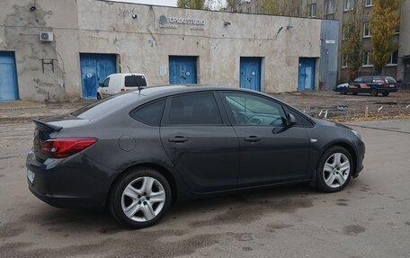 Opel Astra J, 2013 год, 635 000 рублей, 6 фотография
