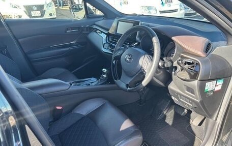 Toyota C-HR I рестайлинг, 2017 год, 1 400 001 рублей, 10 фотография