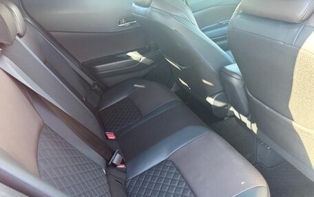 Toyota C-HR I рестайлинг, 2017 год, 1 400 001 рублей, 11 фотография