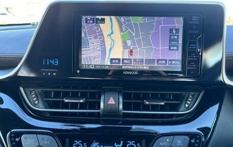 Toyota C-HR I рестайлинг, 2017 год, 1 400 001 рублей, 16 фотография