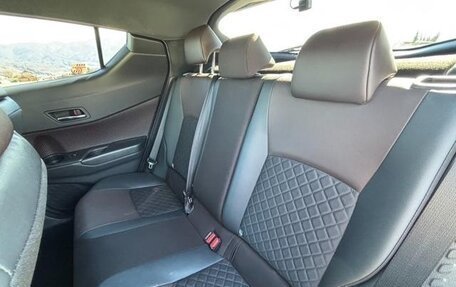 Toyota C-HR I рестайлинг, 2017 год, 1 400 001 рублей, 13 фотография