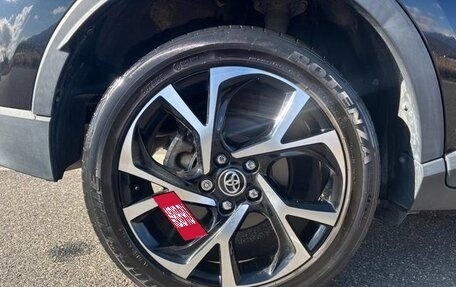 Toyota C-HR I рестайлинг, 2017 год, 1 400 001 рублей, 8 фотография