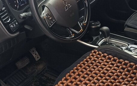 Mitsubishi Outlander III рестайлинг 3, 2021 год, 2 480 000 рублей, 23 фотография