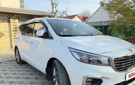 KIA Carnival III, 2018 год, 2 950 000 рублей, 2 фотография