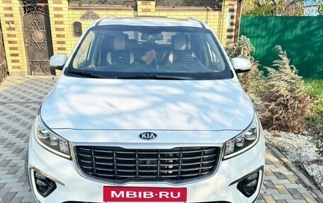 KIA Carnival III, 2018 год, 2 950 000 рублей, 11 фотография