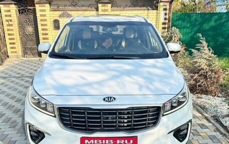 KIA Carnival III, 2018 год, 2 950 000 рублей, 15 фотография