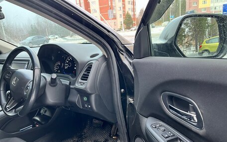 Honda Vezel, 2014 год, 1 930 000 рублей, 10 фотография