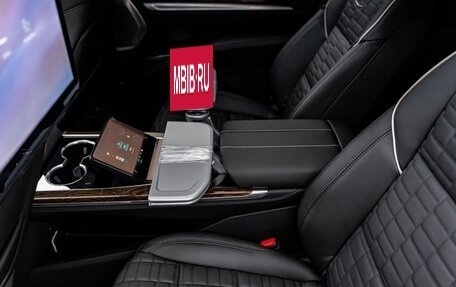 Cadillac Escalade V, 2025 год, 22 500 000 рублей, 27 фотография