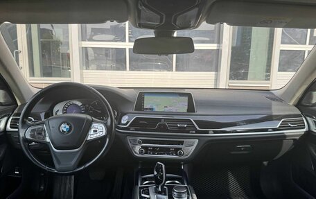 BMW 7 серия, 2017 год, 2 650 000 рублей, 13 фотография