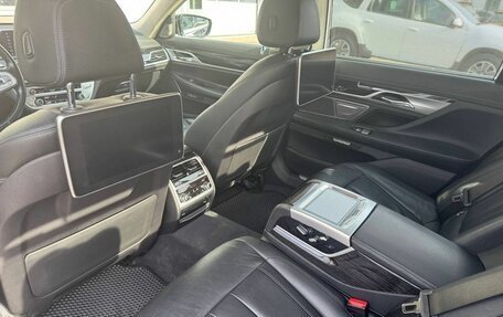 BMW 7 серия, 2017 год, 2 650 000 рублей, 24 фотография