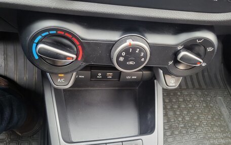 KIA Rio IV, 2019 год, 1 530 000 рублей, 10 фотография