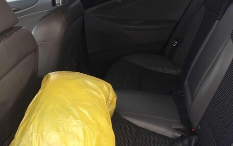 Hyundai Sonata VI, 2010 год, 1 000 000 рублей, 6 фотография