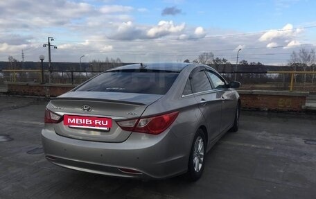 Hyundai Sonata VI, 2010 год, 1 000 000 рублей, 9 фотография