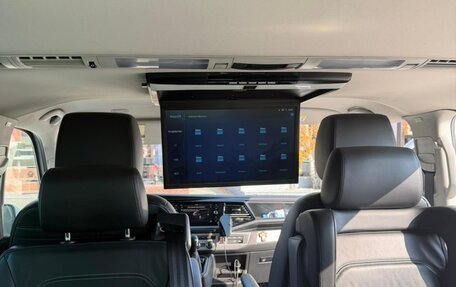 Volkswagen Multivan T6 рестайлинг, 2020 год, 6 300 000 рублей, 7 фотография