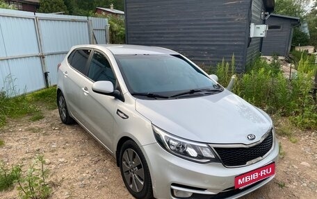 KIA Rio III рестайлинг, 2016 год, 900 000 рублей, 2 фотография