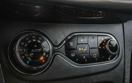 Renault Sandero II рестайлинг, 2017 год, 999 000 рублей, 17 фотография