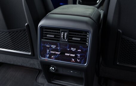 Porsche Cayenne III, 2025 год, 32 890 000 рублей, 28 фотография