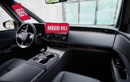 Lexus LM, 2024 год, 15 999 000 рублей, 9 фотография