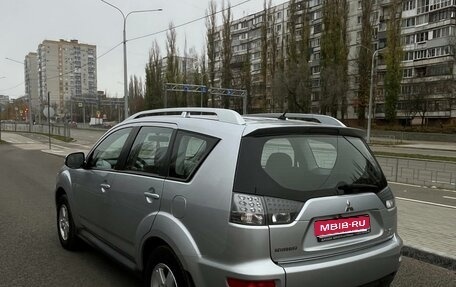 Mitsubishi Outlander III рестайлинг 3, 2010 год, 1 150 000 рублей, 1 фотография