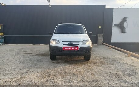 Chevrolet Niva I рестайлинг, 2015 год, 605 000 рублей, 1 фотография