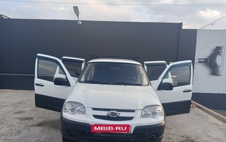 Chevrolet Niva I рестайлинг, 2015 год, 605 000 рублей, 4 фотография