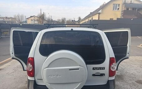 Chevrolet Niva I рестайлинг, 2015 год, 605 000 рублей, 6 фотография