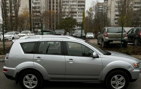 Mitsubishi Outlander III рестайлинг 3, 2010 год, 1 150 000 рублей, 2 фотография