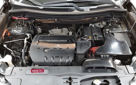 Mitsubishi Outlander III рестайлинг 3, 2016 год, 1 690 000 рублей, 7 фотография