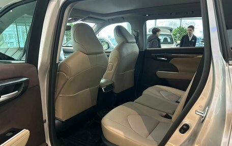 Toyota Highlander, 2025 год, 6 200 000 рублей, 12 фотография