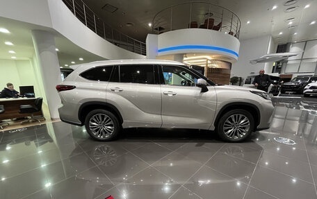 Toyota Highlander, 2025 год, 6 200 000 рублей, 4 фотография