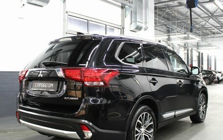 Mitsubishi Outlander III рестайлинг 3, 2017 год, 1 490 000 рублей, 4 фотография