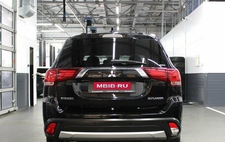 Mitsubishi Outlander III рестайлинг 3, 2017 год, 1 490 000 рублей, 5 фотография