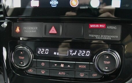 Mitsubishi Outlander III рестайлинг 3, 2017 год, 1 490 000 рублей, 16 фотография