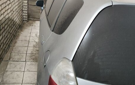 Honda Fit III, 2005 год, 380 000 рублей, 2 фотография