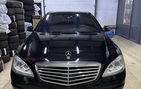 Mercedes-Benz S-Класс, 2009 год, 2 400 000 рублей, 1 фотография