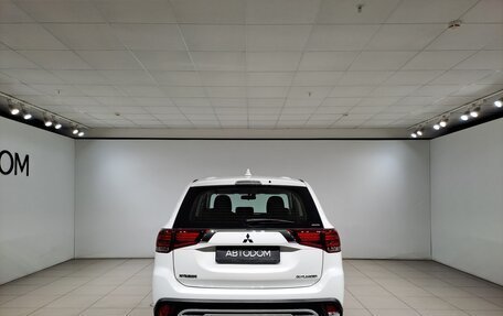 Mitsubishi Outlander III рестайлинг 3, 2019 год, 1 570 000 рублей, 8 фотография