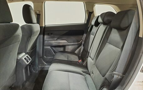 Mitsubishi Outlander III рестайлинг 3, 2019 год, 1 570 000 рублей, 17 фотография