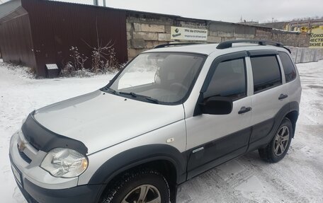 Chevrolet Niva I рестайлинг, 2011 год, 500 000 рублей, 4 фотография
