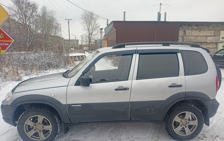 Chevrolet Niva I рестайлинг, 2011 год, 500 000 рублей, 5 фотография