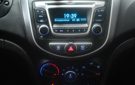 Hyundai Solaris II рестайлинг, 2015 год, 1 190 000 рублей, 13 фотография