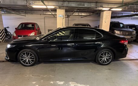 Toyota Camry, 2022 год, 3 800 000 рублей, 5 фотография