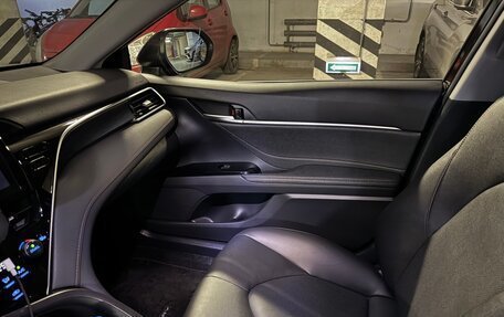 Toyota Camry, 2022 год, 3 800 000 рублей, 9 фотография