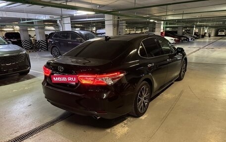 Toyota Camry, 2022 год, 3 800 000 рублей, 6 фотография