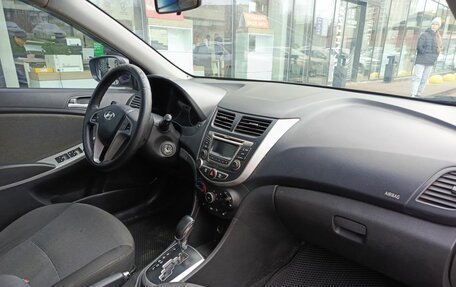 Hyundai Solaris II рестайлинг, 2013 год, 450 000 рублей, 13 фотография