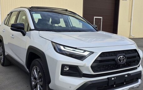 Toyota RAV4, 2025 год, 4 000 000 рублей, 2 фотография