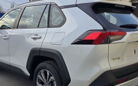 Toyota RAV4, 2025 год, 4 000 000 рублей, 13 фотография