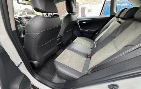 Toyota RAV4, 2025 год, 4 000 000 рублей, 8 фотография