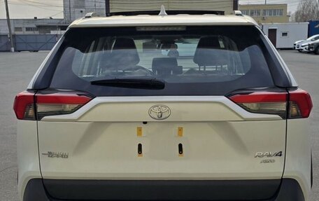 Toyota RAV4, 2025 год, 4 000 000 рублей, 12 фотография