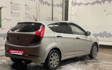 Hyundai Solaris II рестайлинг, 2015 год, 570 000 рублей, 2 фотография